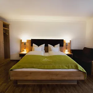 Hotel Garni Alp - Chiemgaukarte Inclusive, Ruhpolding